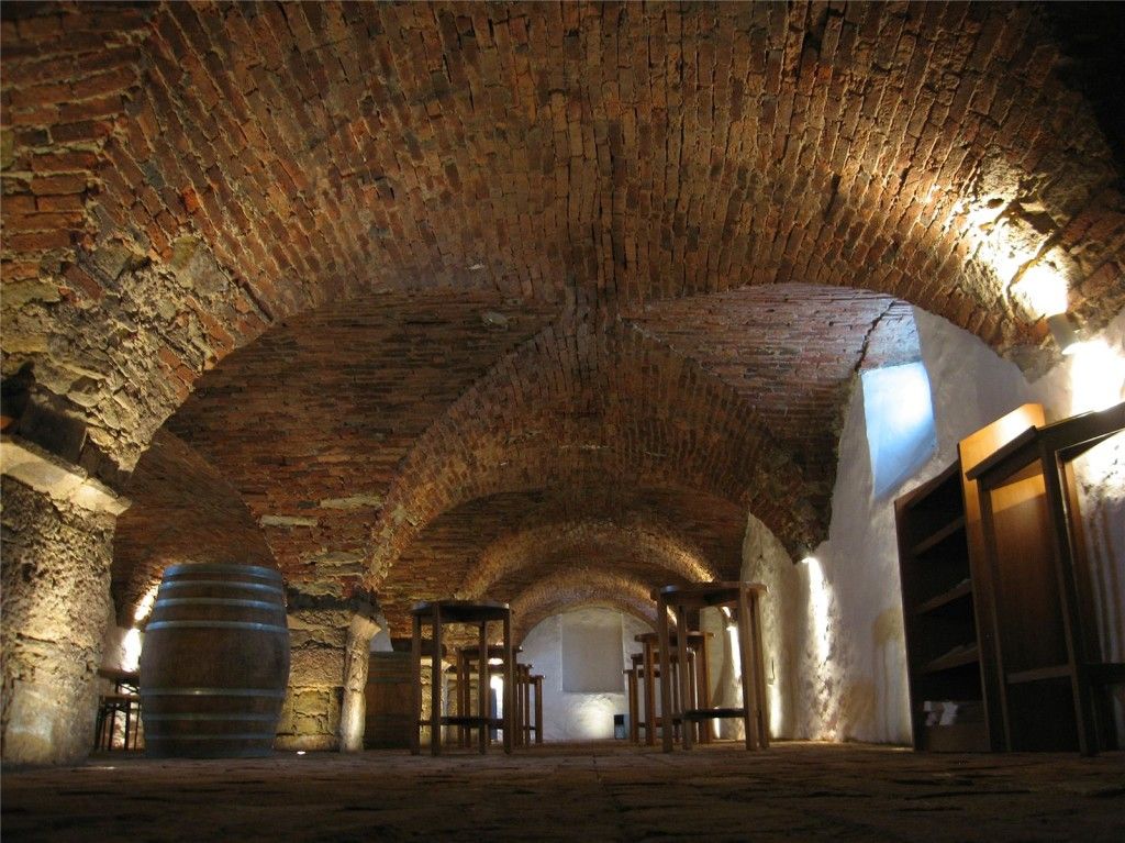 mb_maribor_dveri_pax_wine_cellar