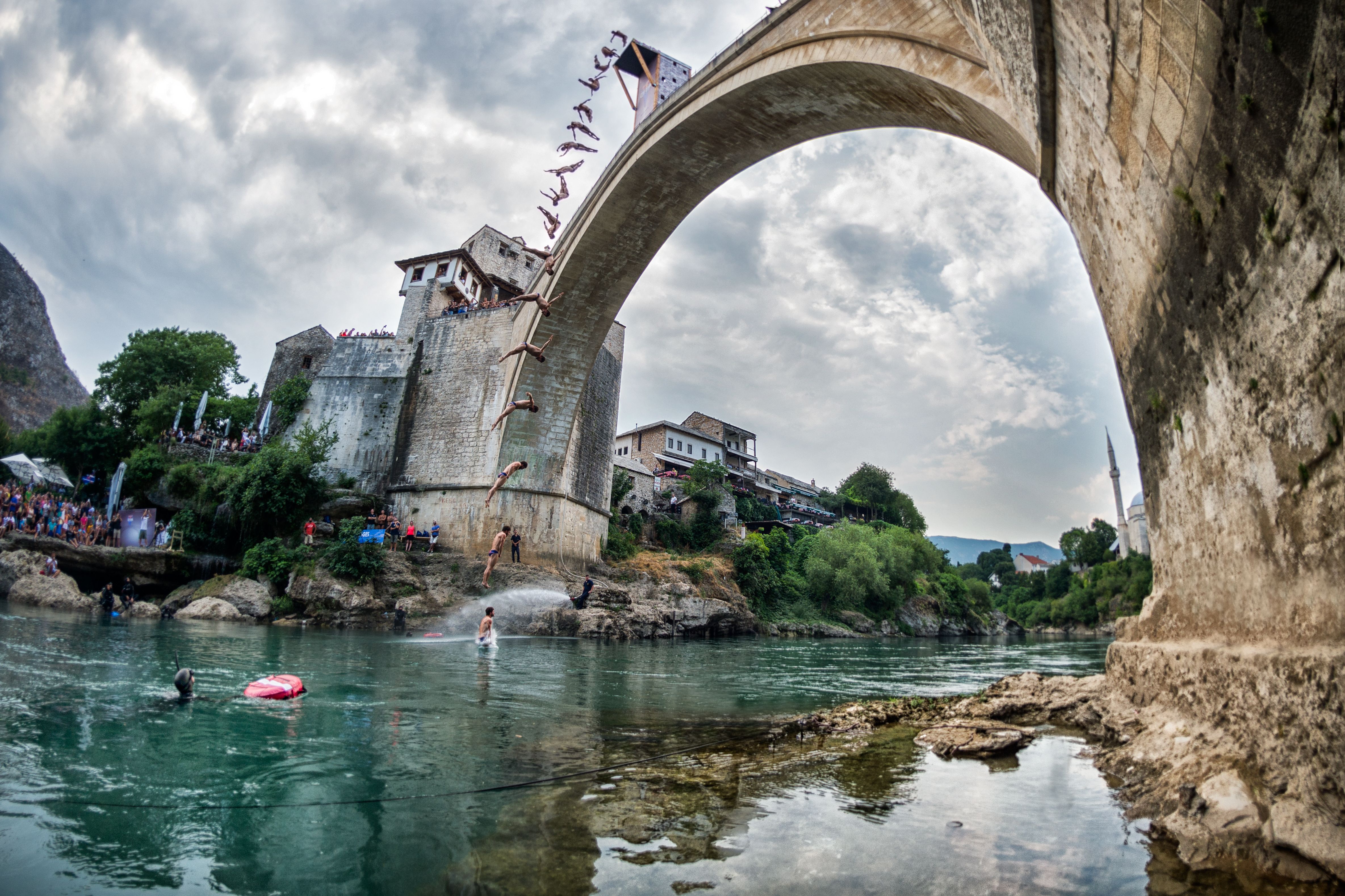 Mostar's Cliff Diving Tradition - KONGRES Europe Events and Meetings Industry Magazine