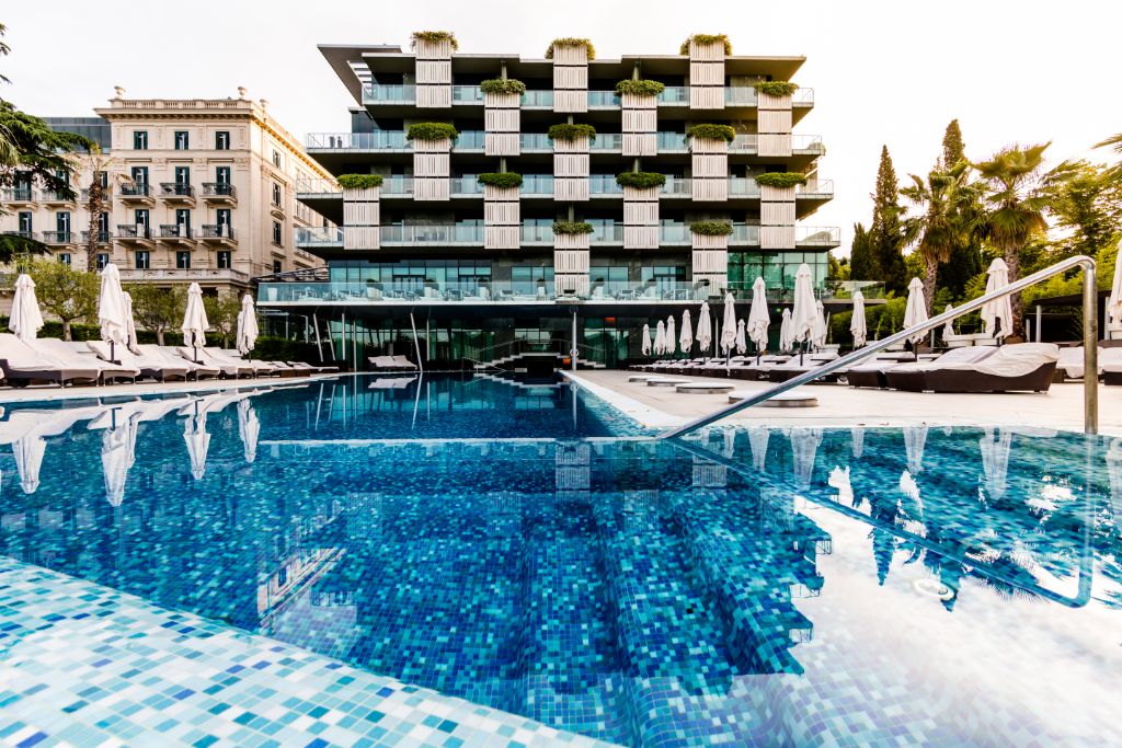 kempinski-palace-portoroz-pool-hotel-spa