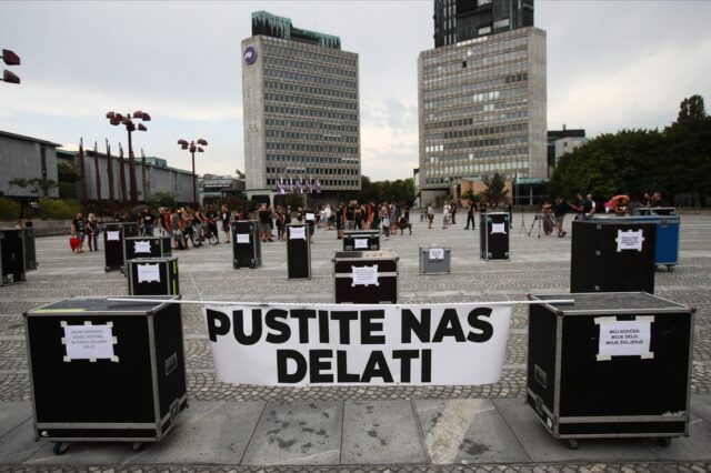 protest-ljubljana-parlament2