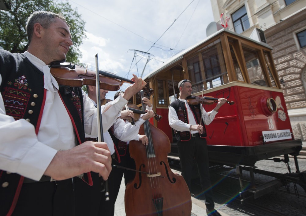 historical-music-tram-bratislava