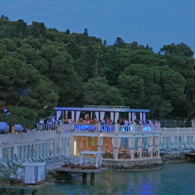 hvar_beach_club - KONGRES – Europe Events and Meetings Industry Magazine