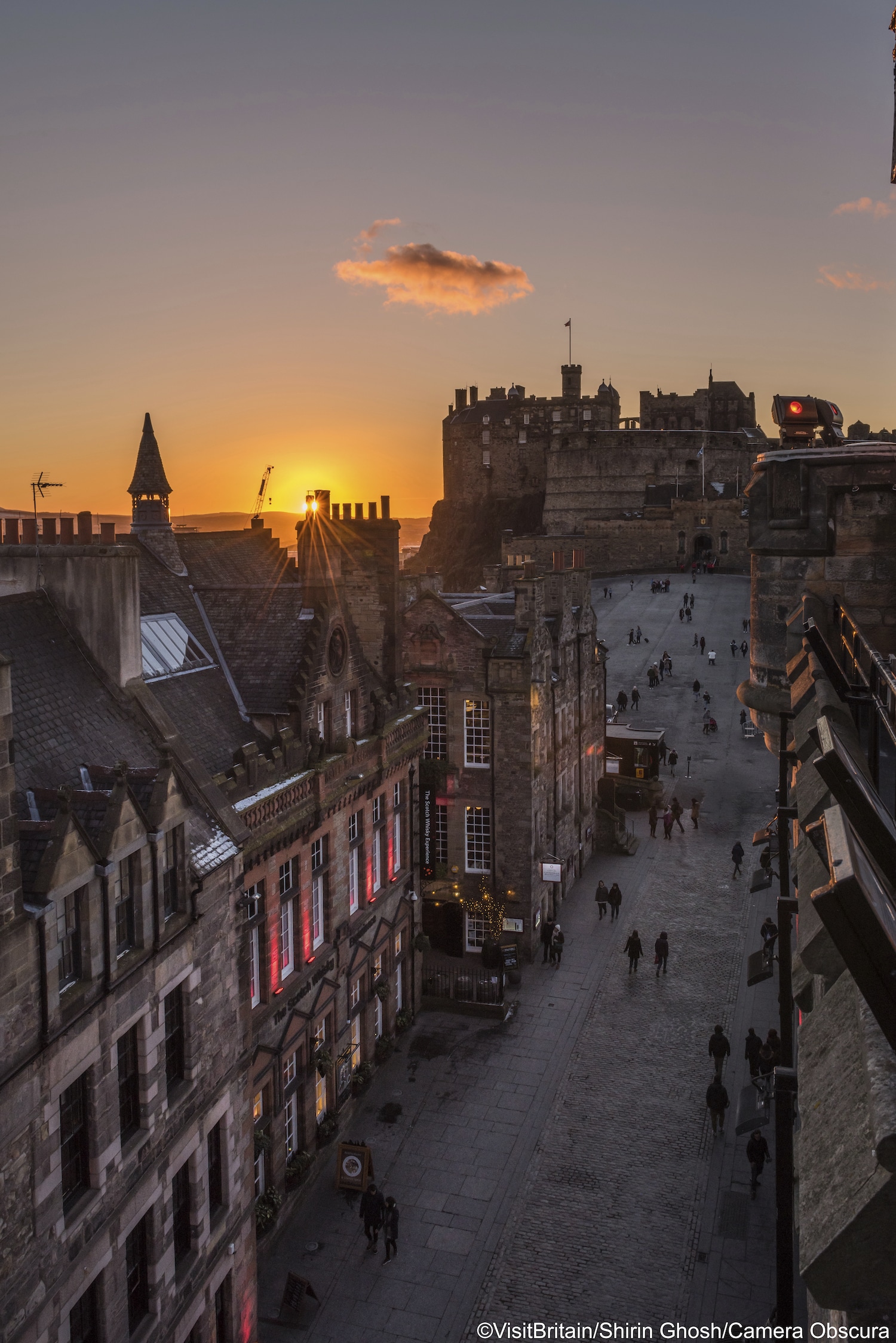 Edinburgh-Edinburgh-Castle-taken-from-Camera-Obscura-amp-World-of-Illusions.-Credit-©VisitBritain-Shirin-Ghosh-Camera-Obscura