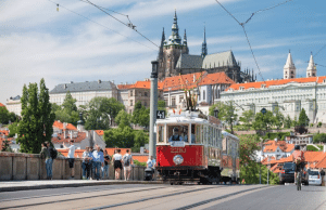 prague_historical_tram