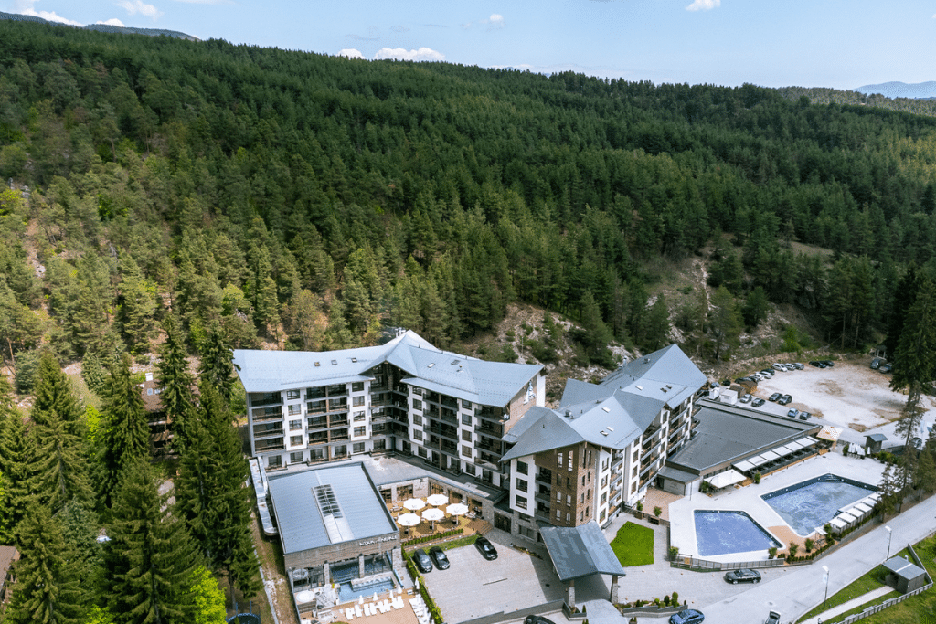 hotel-arte-velingrad-bulgaria-drone-photo-panorama