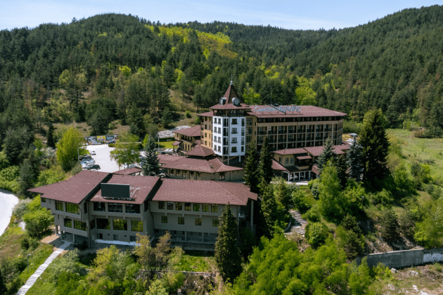 grand-hotel-velingrad-bulgaria-drone-photo-trees-forest