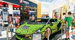 lego-lamborghini-car-premiere-shopping-mall-green-supercar