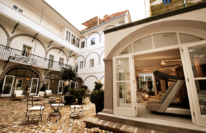 antiq_hotel