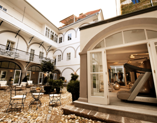 antiq_hotel