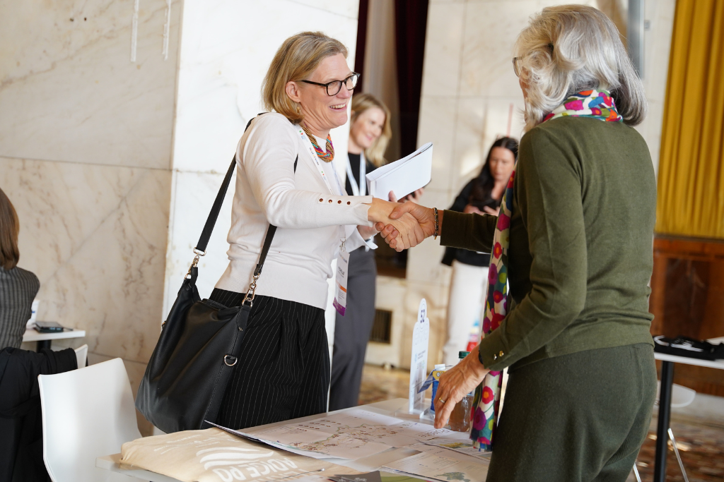 italy_at_hand italy_at_hand