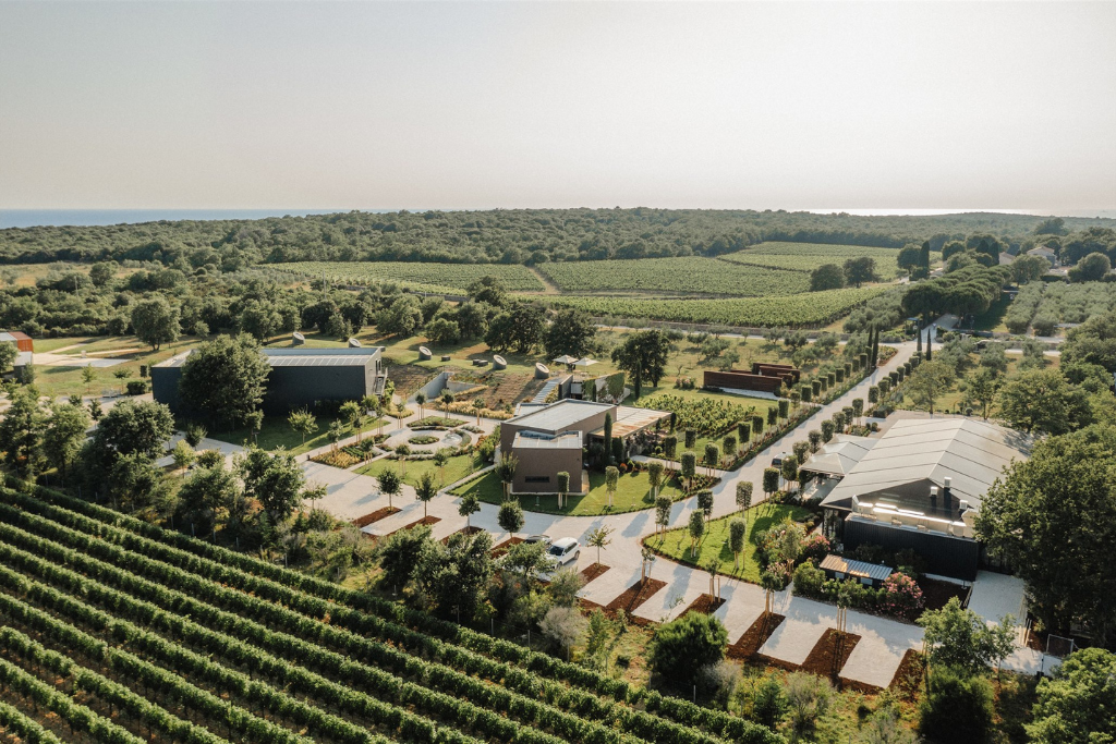 mengehtti_wine_hotel